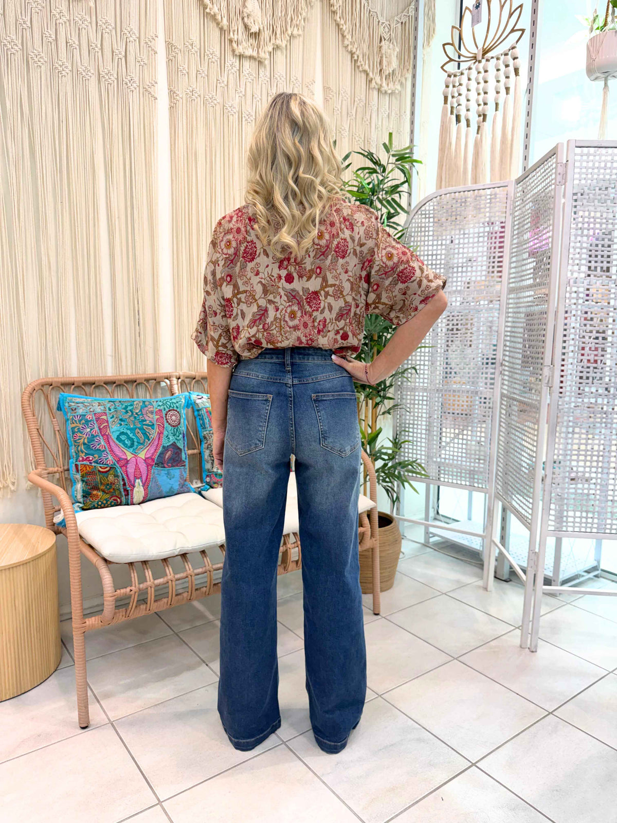 Suka Straight Leg Jeans Dark Wash